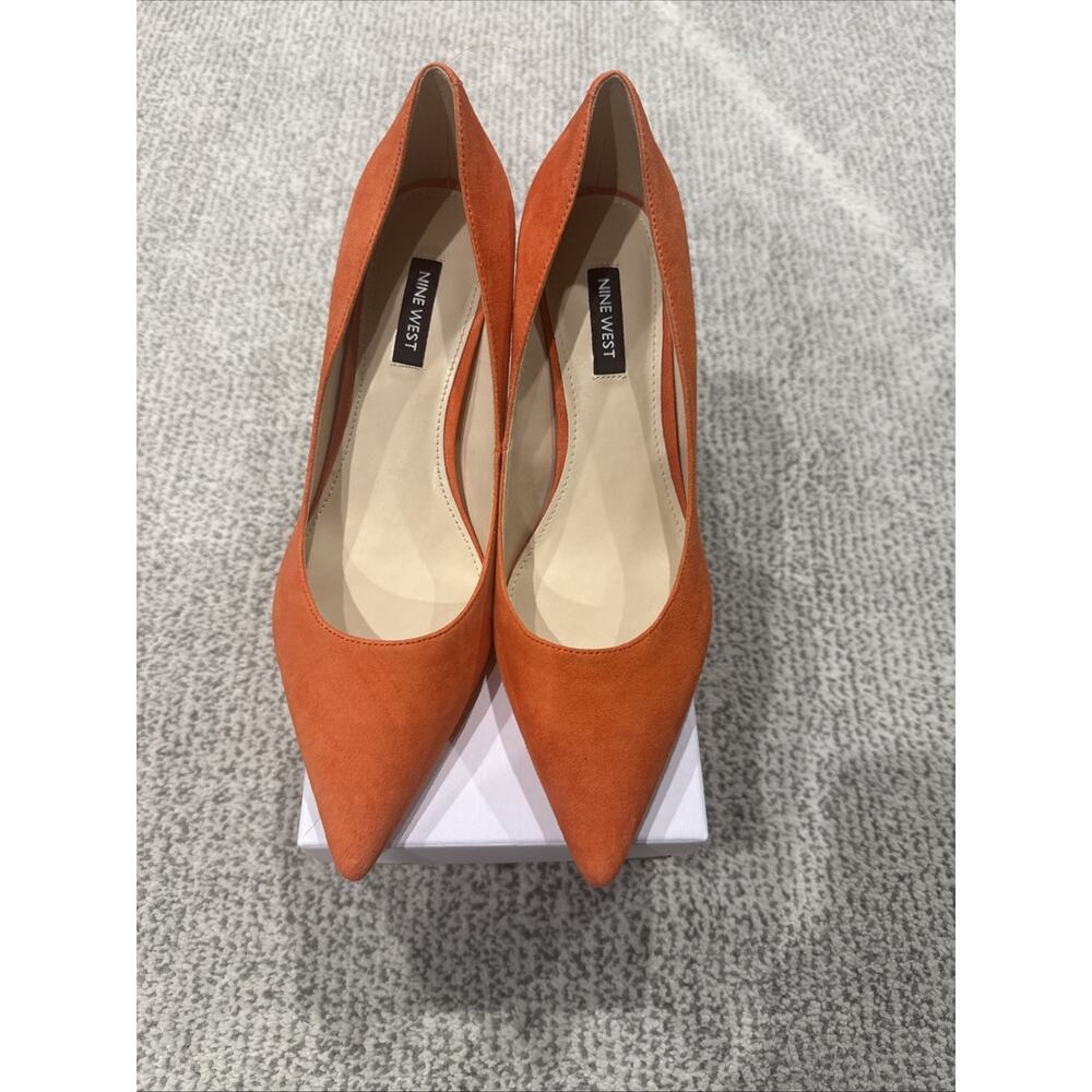 New In Box Nine West Orange Suede Arlene Shoes Pumps Heels Size 7.5